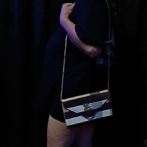 Elegant Striped Chain Shoulder Bag